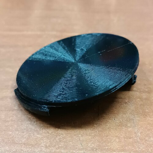 Заглушка буксировочного крюка переднего бампера для Opel Astra H черный 275₽