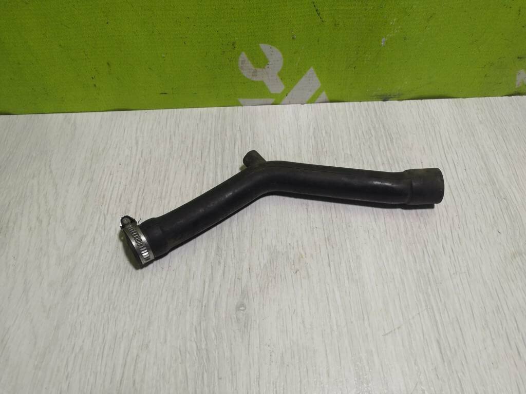 Патрубок VW Golf 3 Vento 91-97