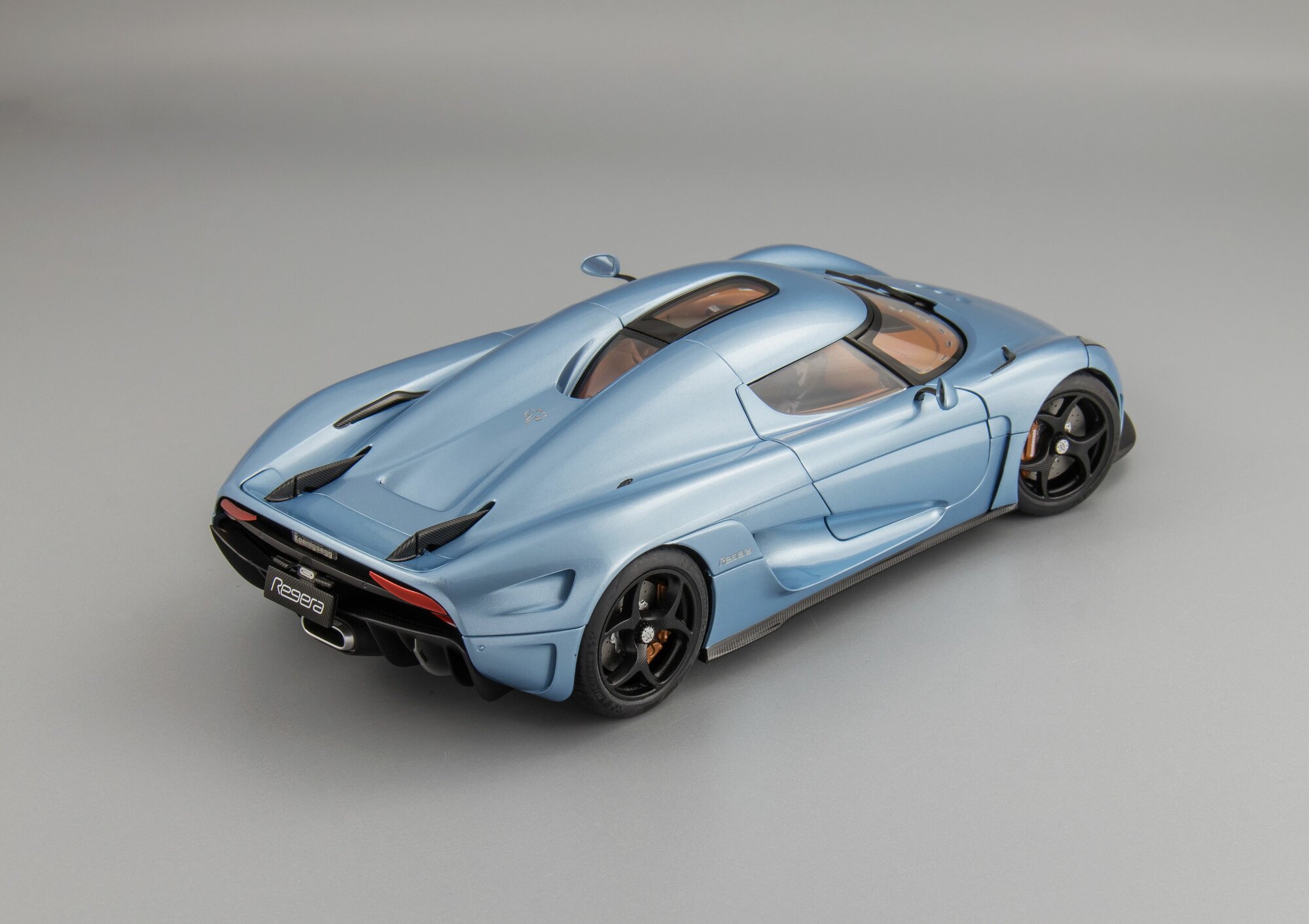 1:18 Koenigsegg Regera, Коллекционная масштабная модель от AUTOart — фото 1