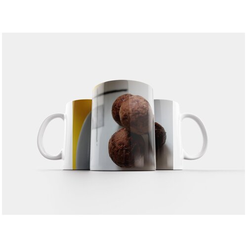 фото Кружка "шоколадные конфеты, тарелка, изобразительное искусство" 320 мл lotsprints