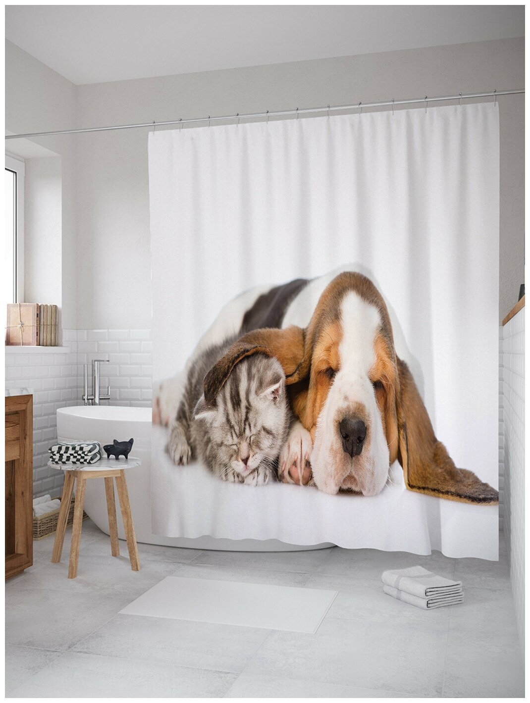 фото Штора водоотталкивающая для ванной, занавеска в ванную комнату тканевая JoyArty "Бассет-хаунд с котенком", 180х200 см