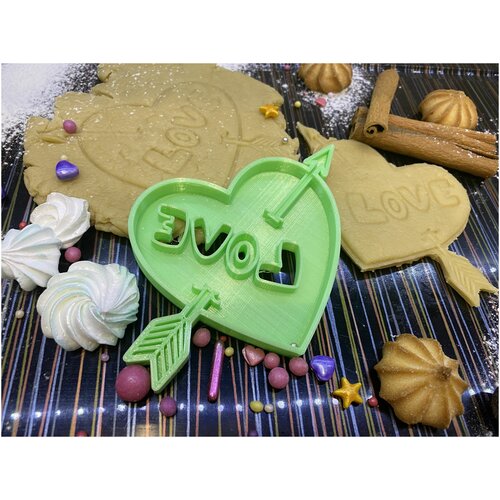 Вырубка для пряников и печенья. Формочка для теста Сердечко со стрелой