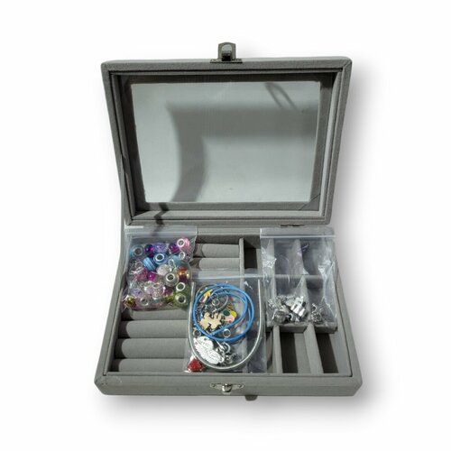 Бархатная шкатулка с аксессуарами Подвески и шармы ПодарокшкатулкасерыйДля девочек 990₽