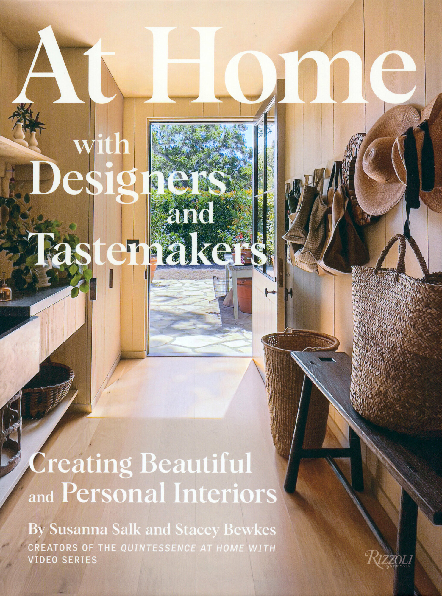 At Home with Designers and Tastemakers. Creating Beautiful and Personal Interiors - фото №2