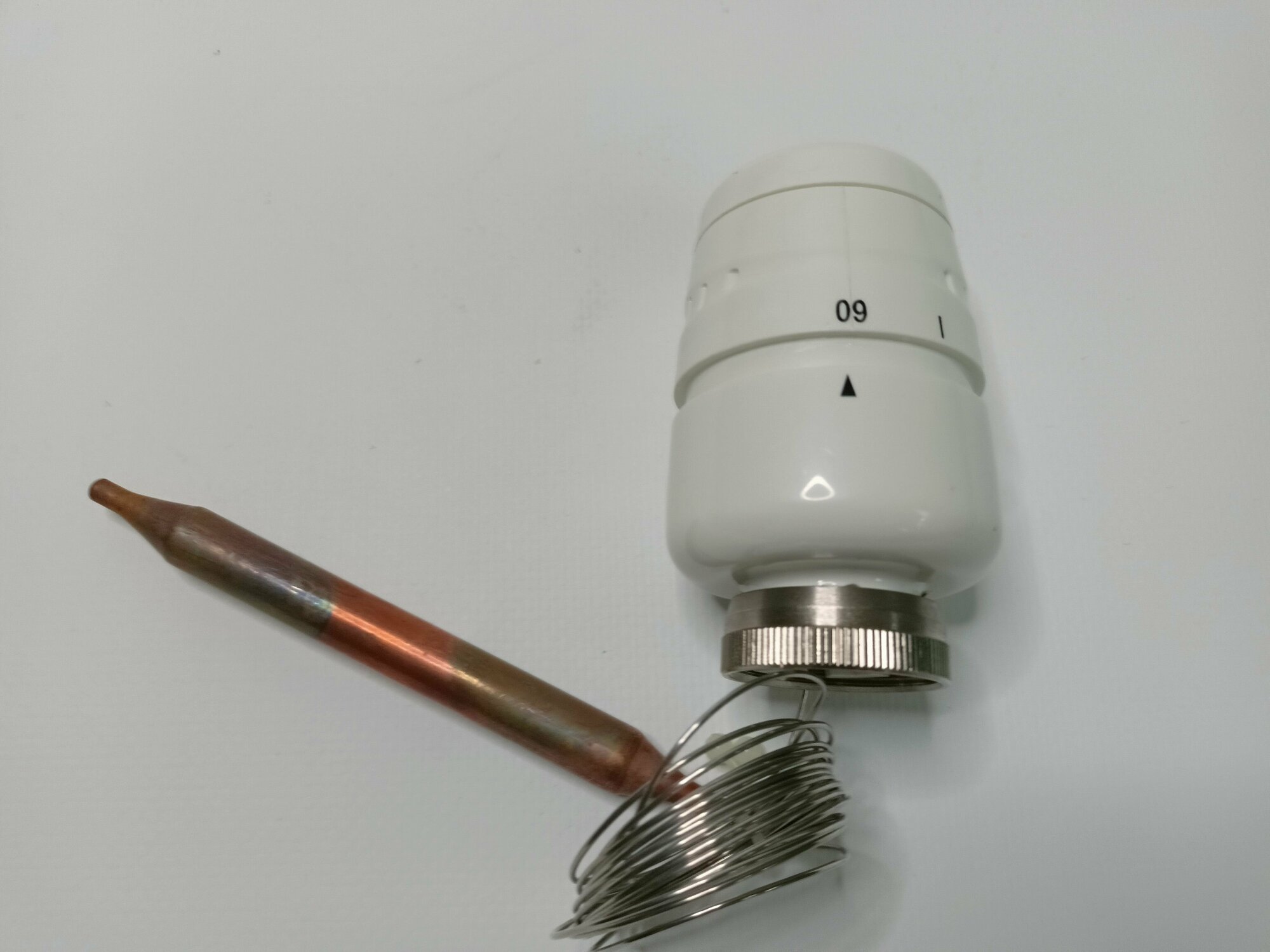 Головка термостатическая жидкостная M30x1.5 с выносным датчиком ZEISSLER арт. TH-K-0402