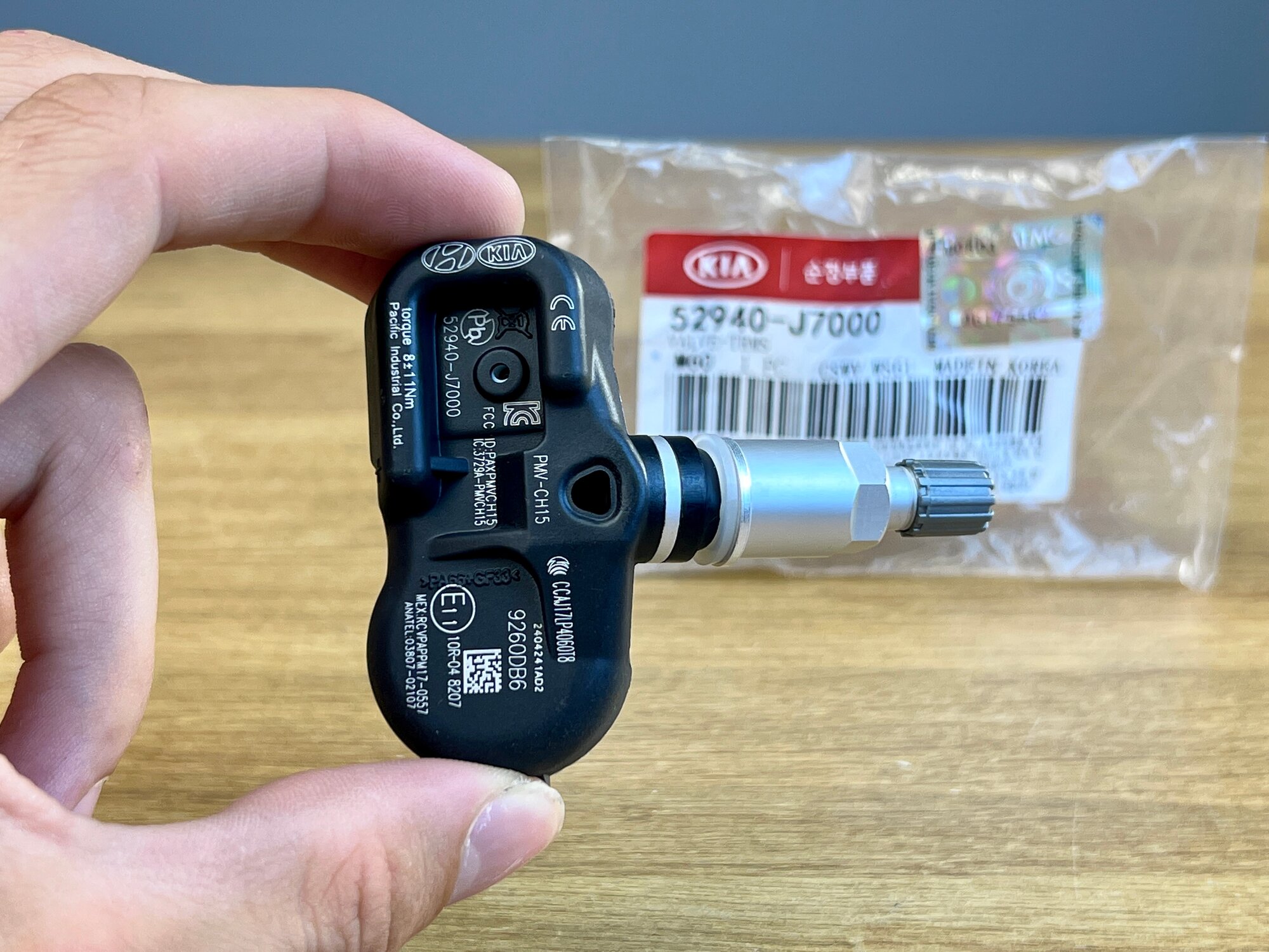 Датчик давления в шинах TPMS 52940-J7000 Хендай / Киа / Hyundai / KIA 52940-J7000