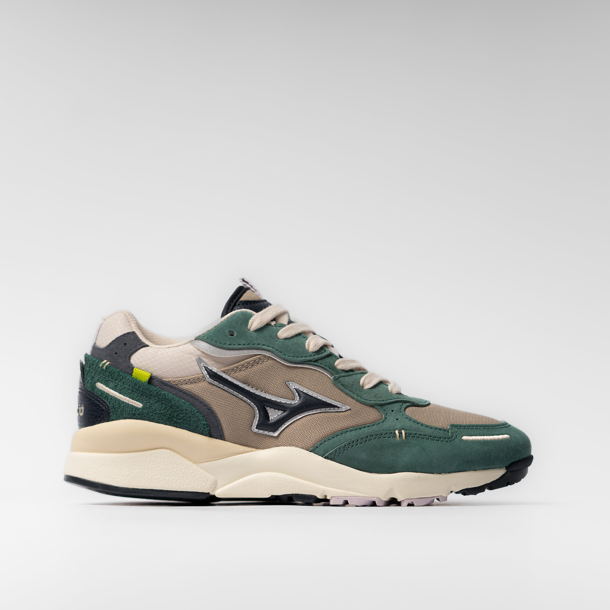 Кроссовки Mizuno