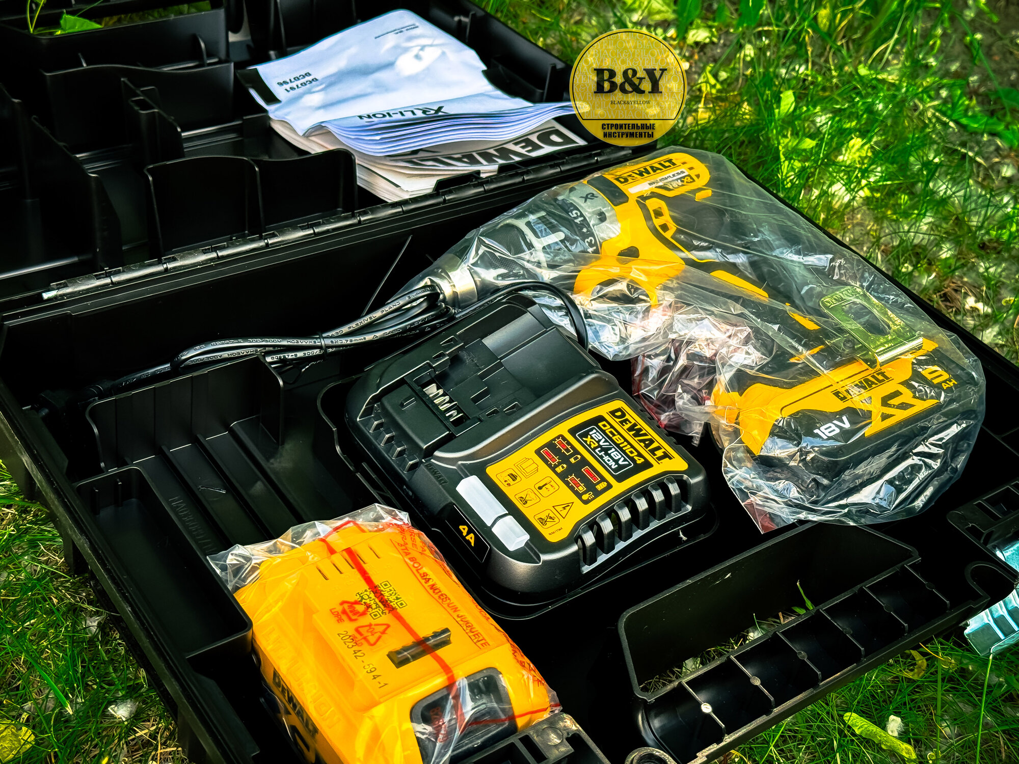 Аккумуляторная дрель-шуруповерт DEWALT DCD791P2 18В — фото 1