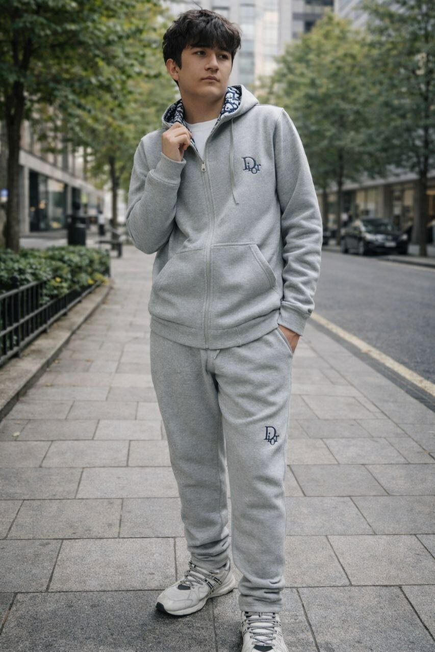 Костюм спортивный