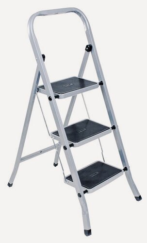Изображение товара Стремянка 3 ступени широкие металлическая, антискользящее покрытие РемоКолор 63-0-163