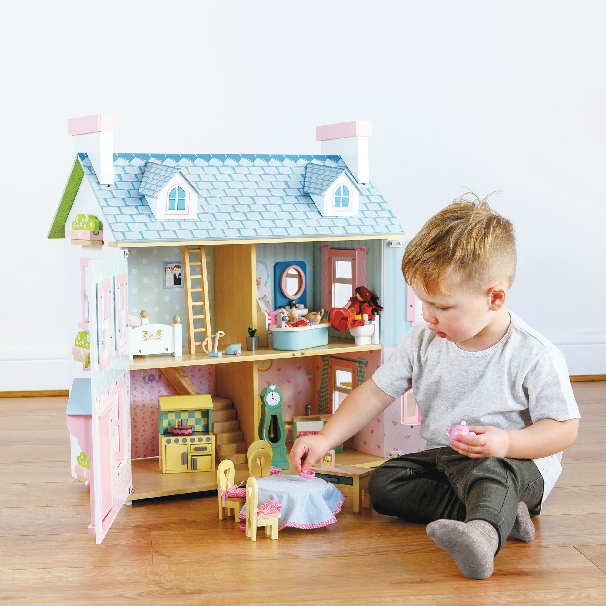 Кукольный домик Le Toy Van Большое поместье мэйберри с комнатами 69 см - фото №9