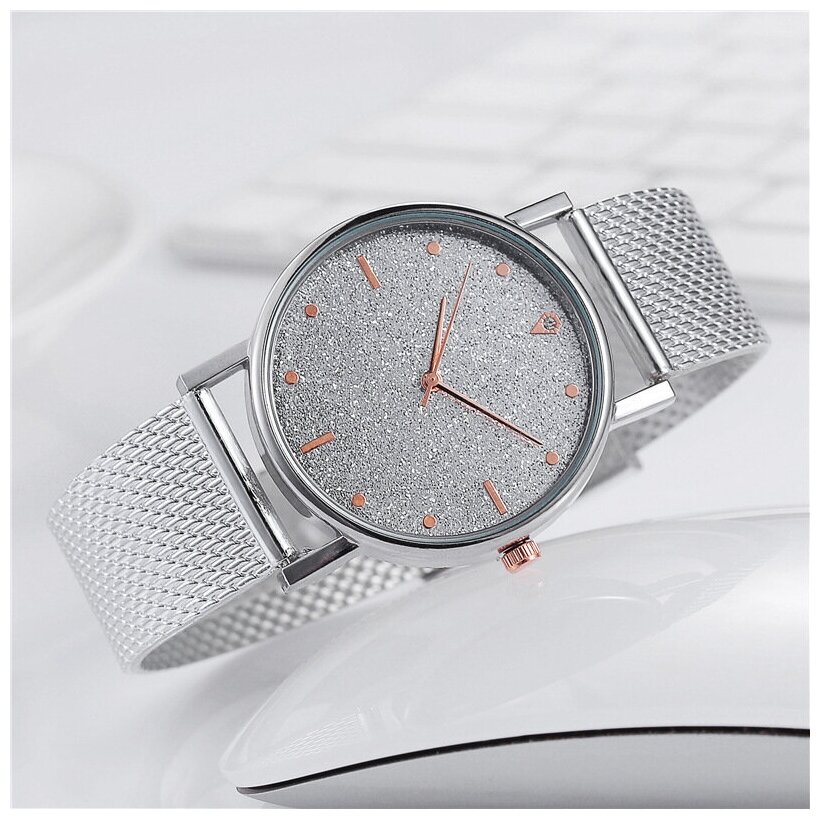 Часы женские наручные кварцевые серебристые стильные часы на руку