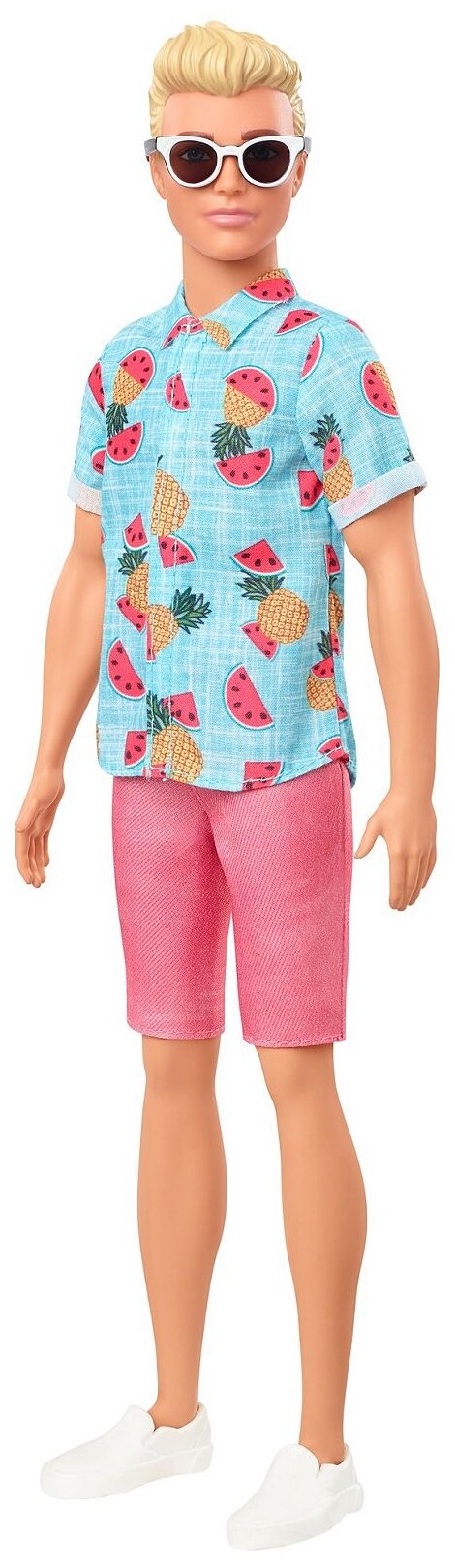 Кукла Barbie Игра с модой Кен DWK44 блондин в голубой рубашке с фруктами и розовых шортах