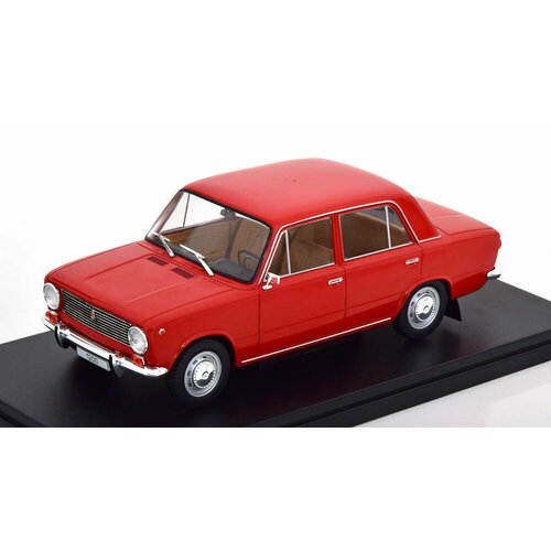 Lada 1200 saloon red