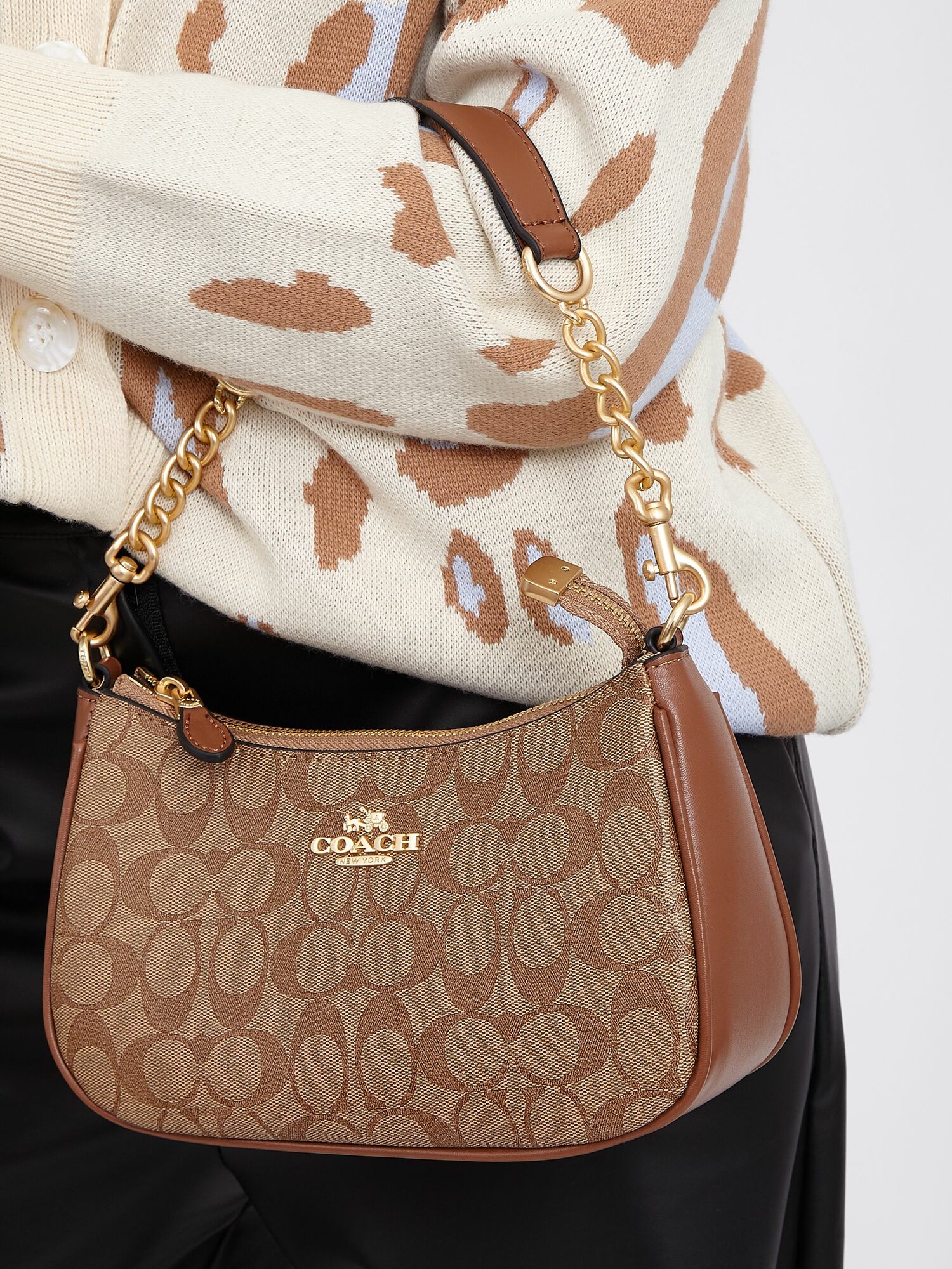 фото Сумка женская кожаная Coach мессенджер