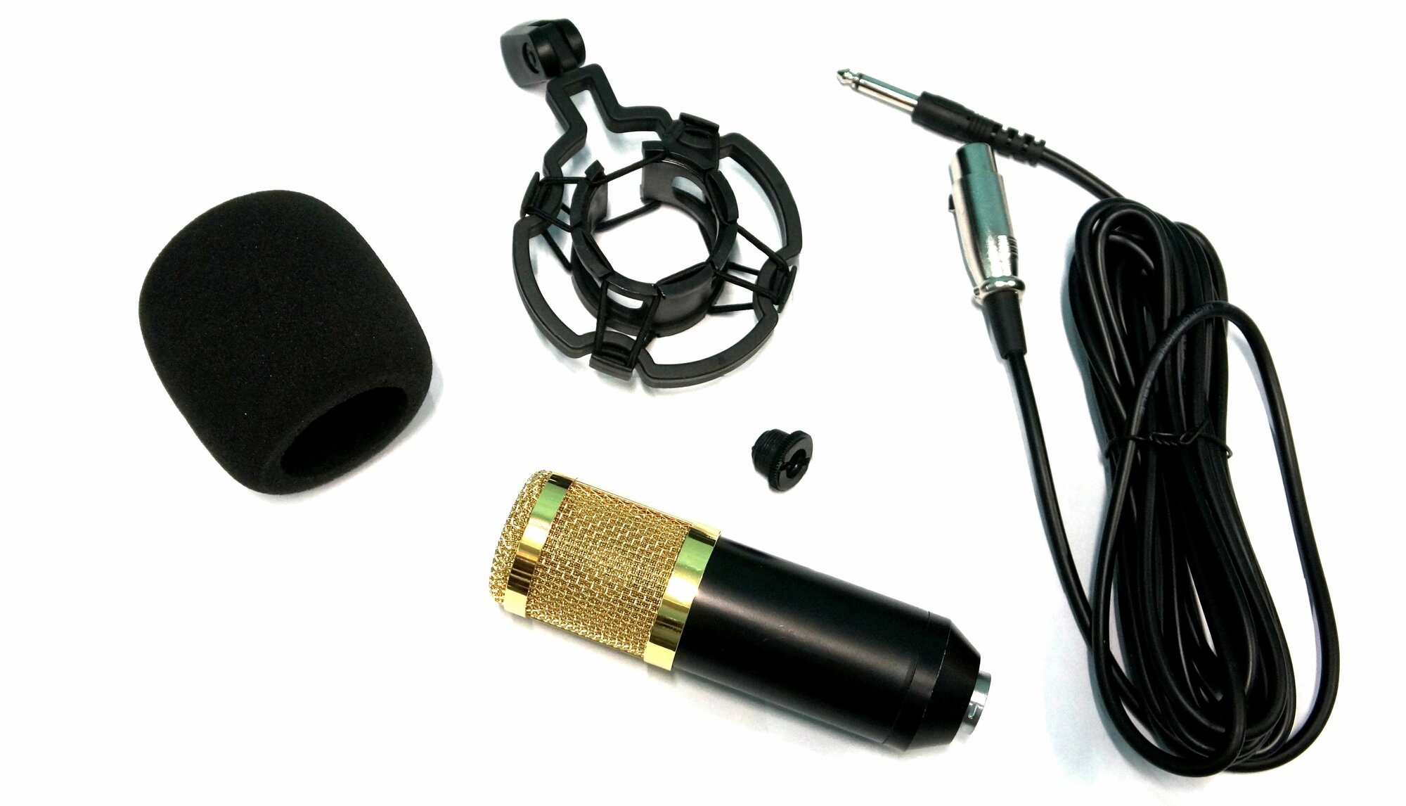 Студийный микрофон, в комплекте держатель-паук, кабель для подключения, ветрозащита