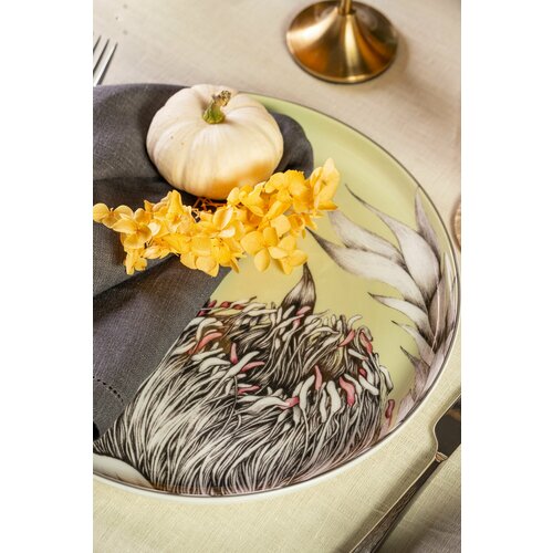 Тарелка голубая фарфоровая с бортиками, 26см