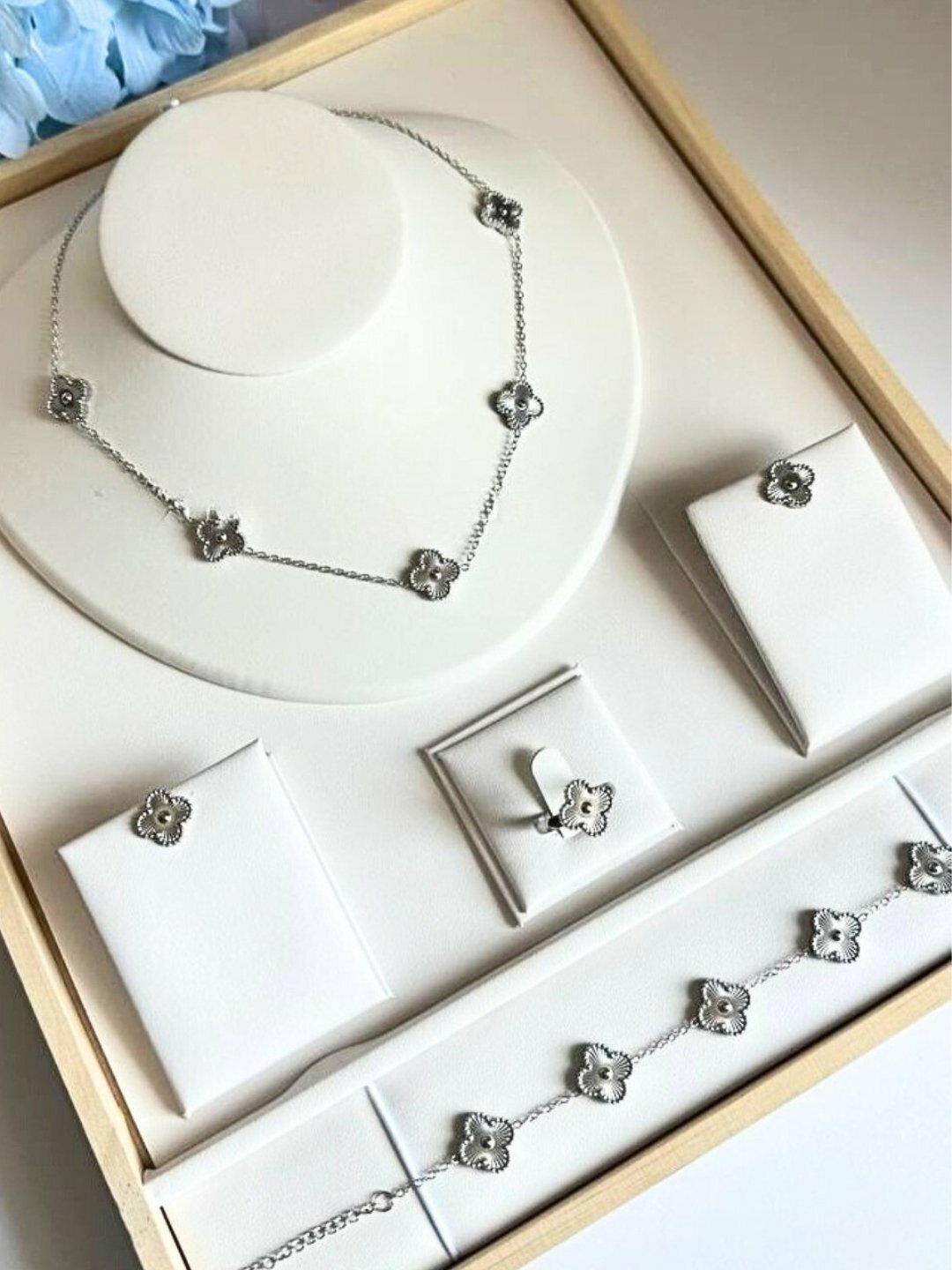 Комплект бижутерии