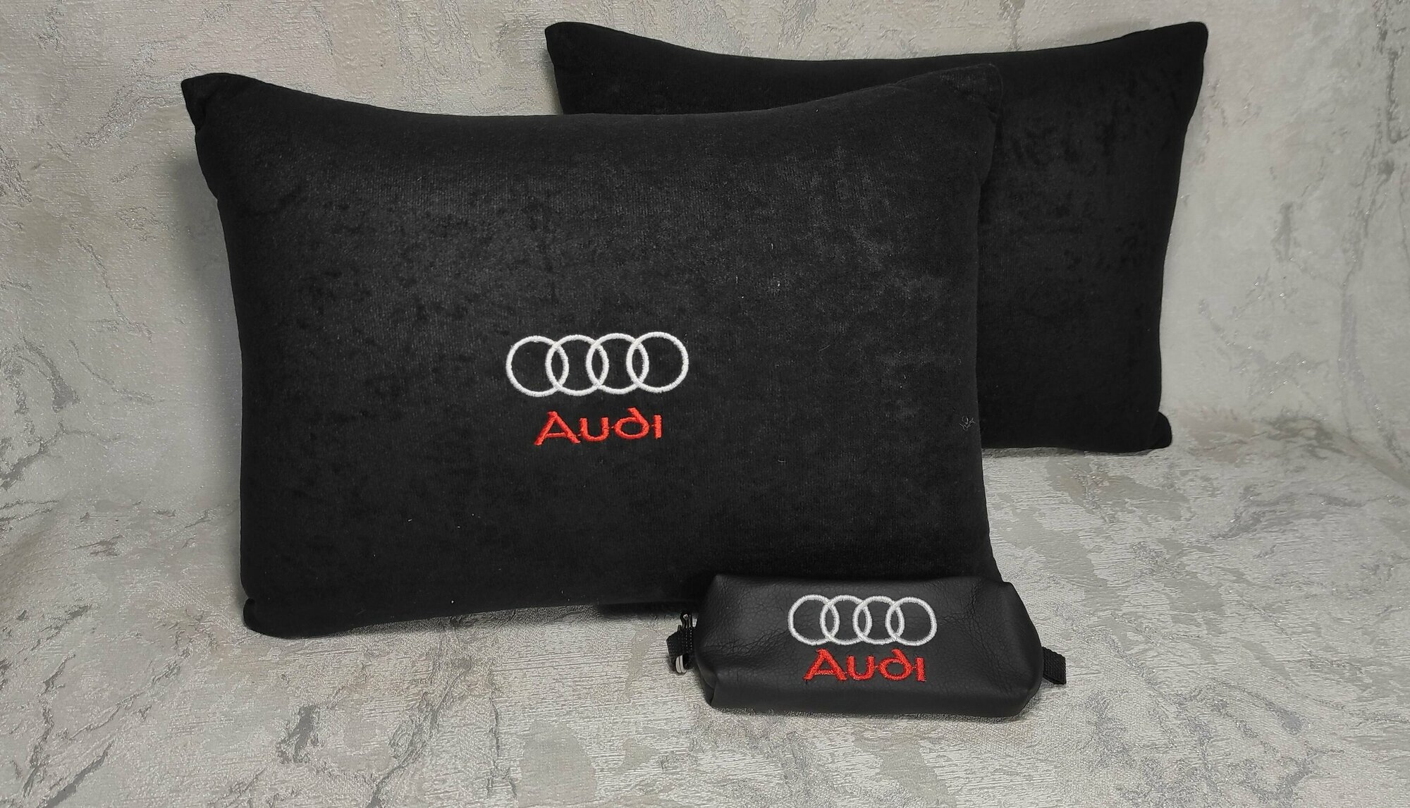 Подарочный набор: декоративная подушка в салон автомобиля из велюра и ключница с логотипом AUDI, комплект 3 предмета
