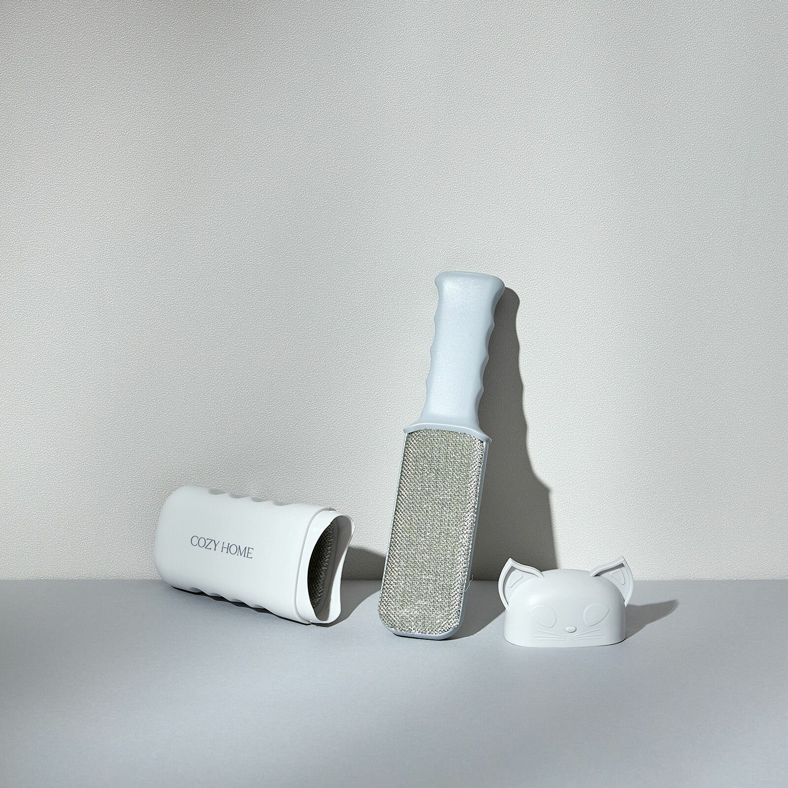 Щетка для чистки Cozy Home "Moriscau" 7,5х3,8х26 см, цв. серый, полипропилен/полиэстер, с контейнером для самоочистки