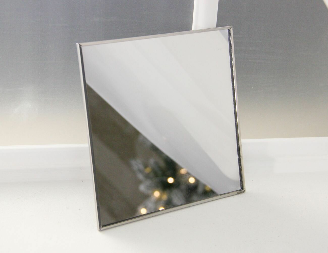 Подсвечник-блюдце обен каррэ металл стекло серебряный 15 см Koopman International ACC681530-2