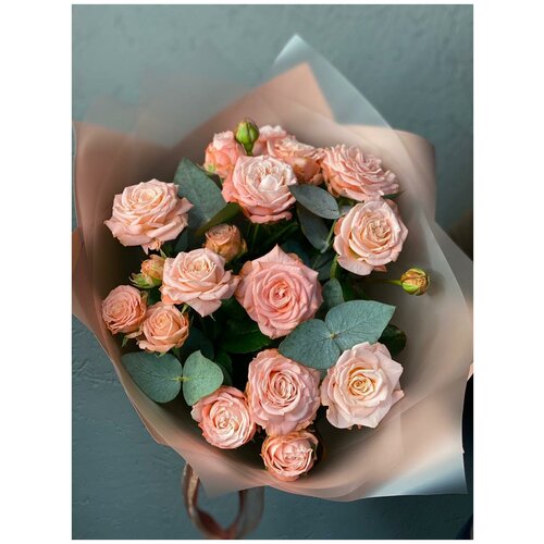 Букет из кустовых пионовидных роз «Мадам Бомбастик» 9 шт