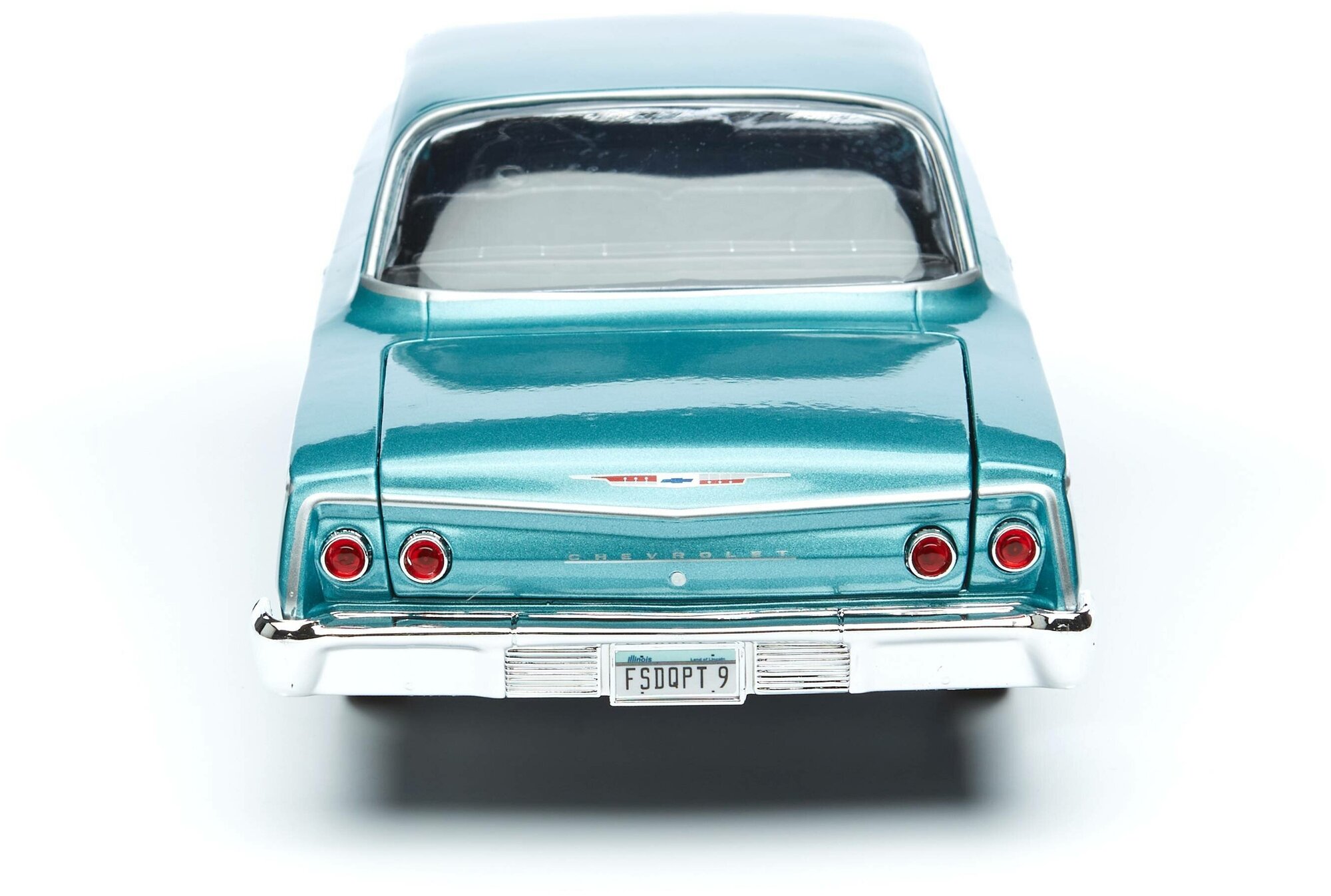 Maisto Машинка Chevrolet Bel Air 1962, 1:18 - фото №4