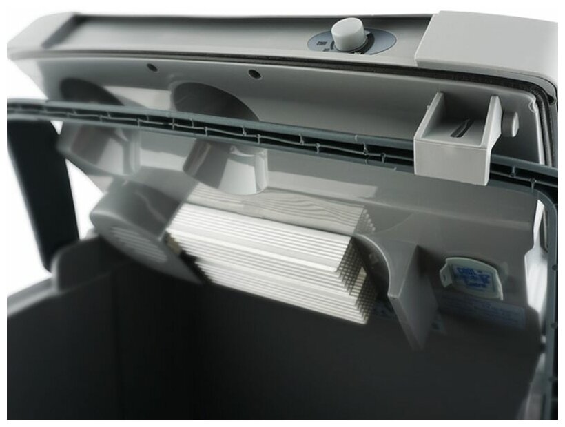 Автомобильный холодильник EZ E32M 12/230V Gray