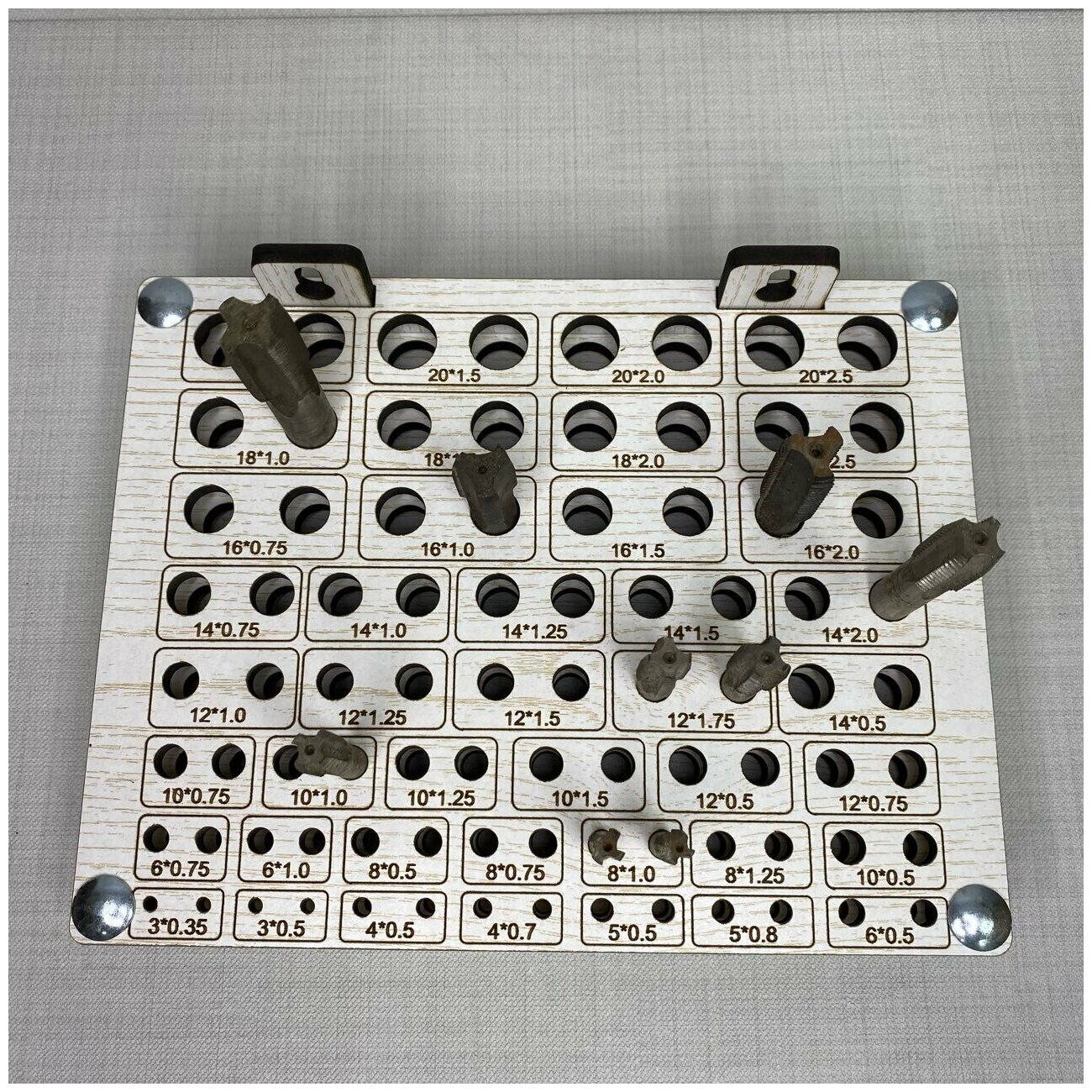 Подставка под метчики М3-20 мм / хранение инструмента - фотография № 5
