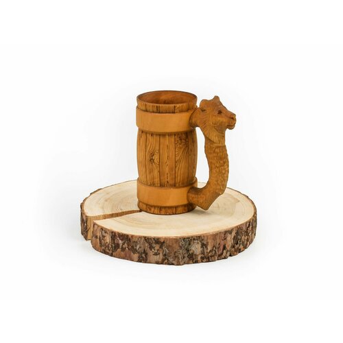 Кружка из дерева с резной ручкой Лев 05 л 3060₽