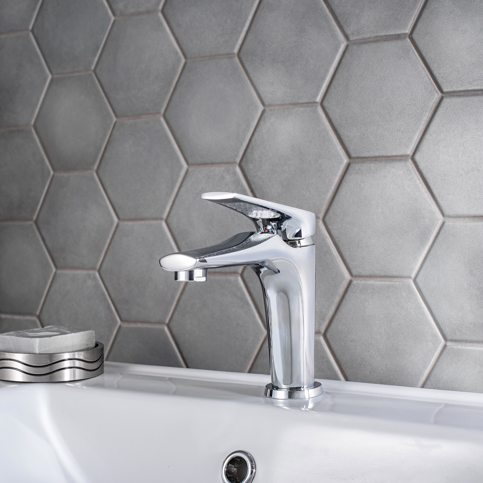 Смеситель для умывальника РМС SL122-001F из латуни