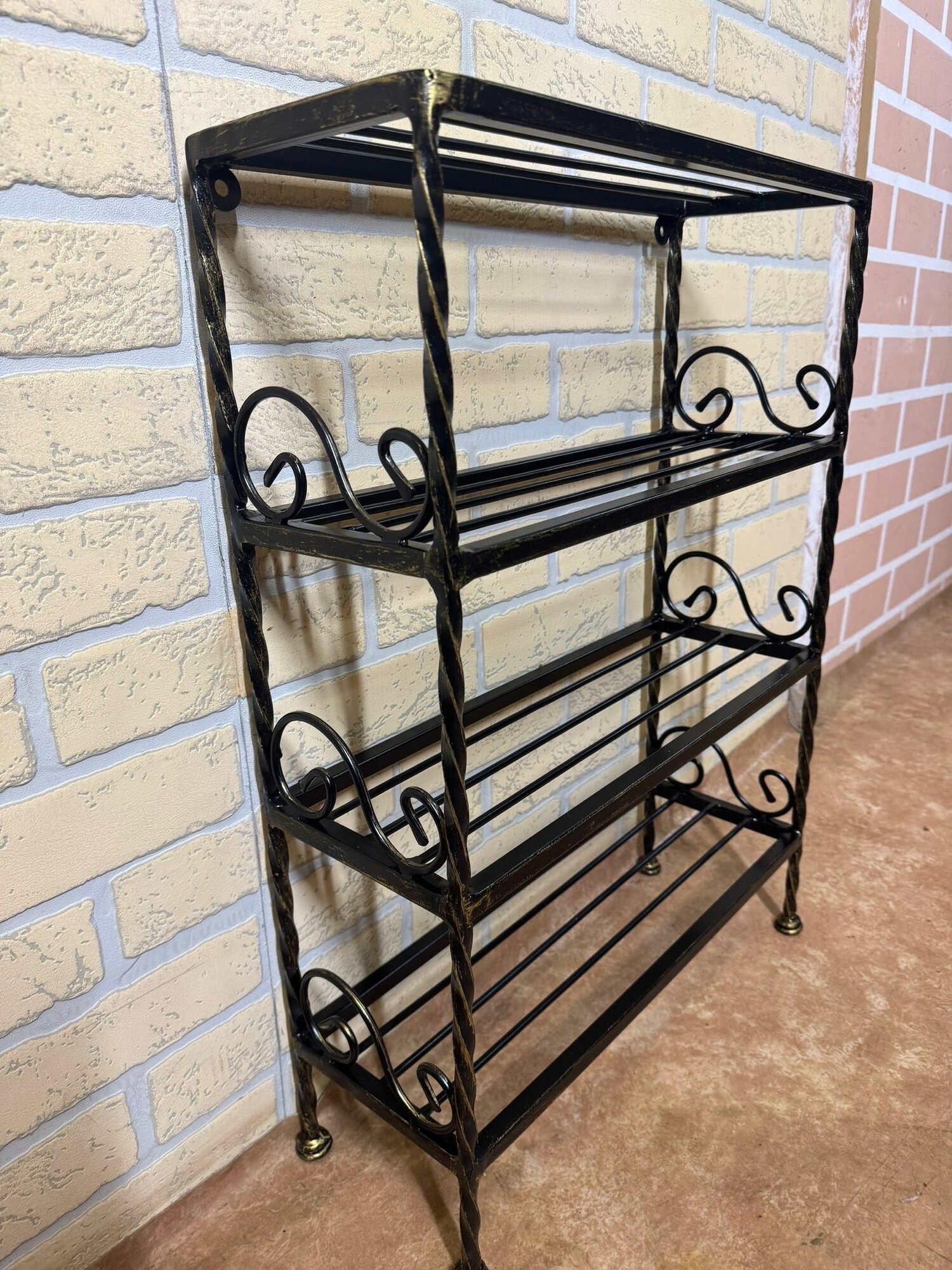 Кованый стеллаж — фото 1