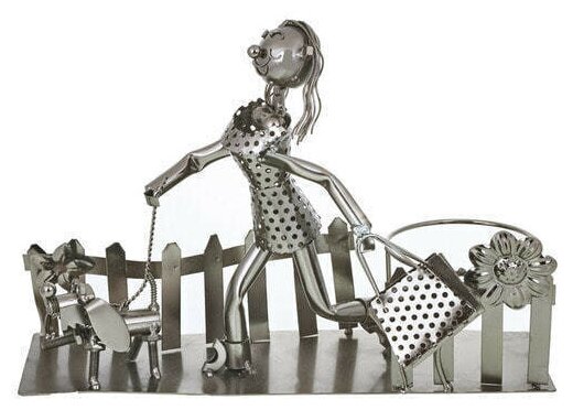 Оригинальная металлическая подставка под бутылку "Дама с собачкой"