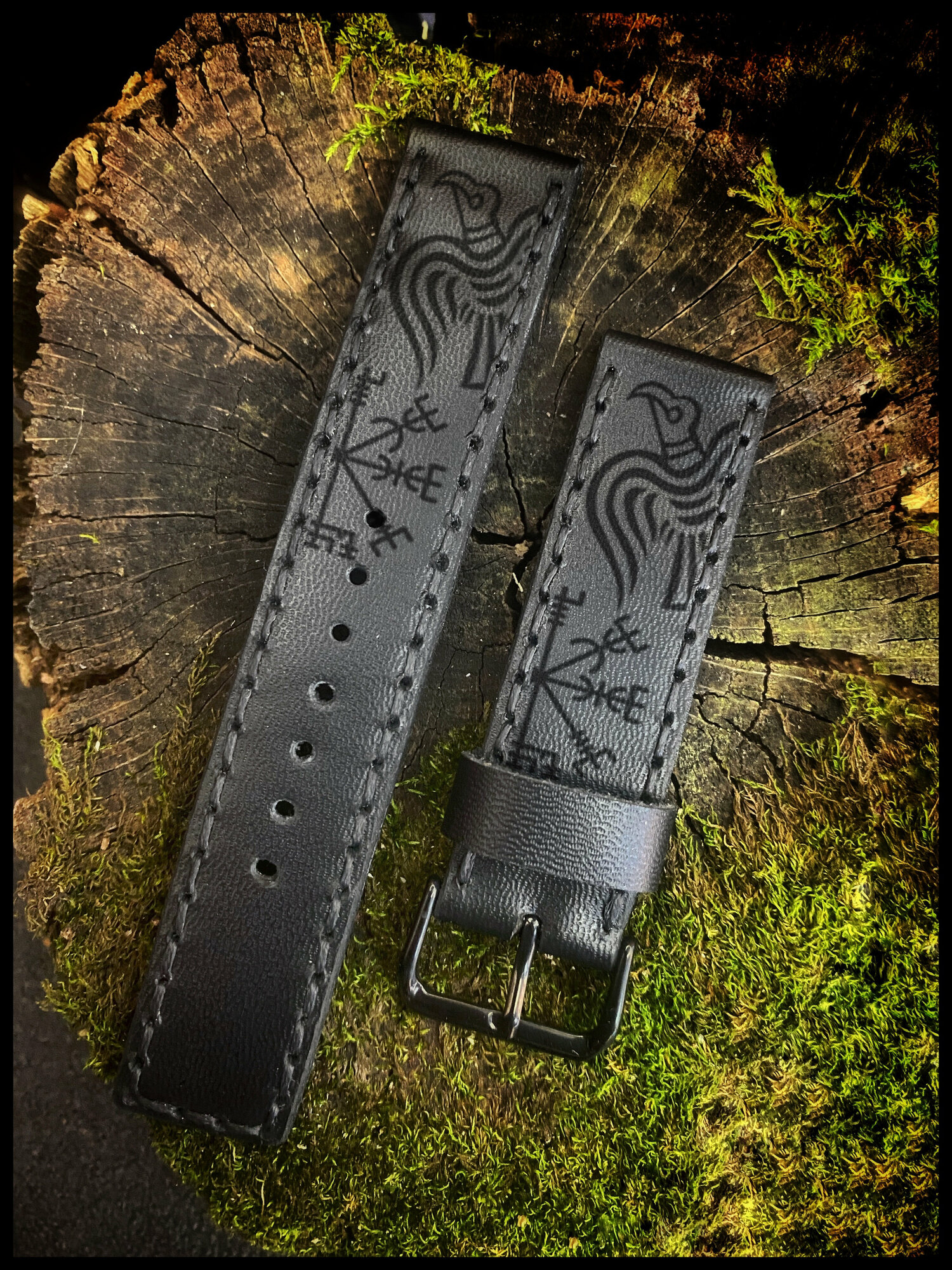 фото Ремешок из натуральной кожи для часов Samsung 20 мм гравировка ворон / 170-200мм