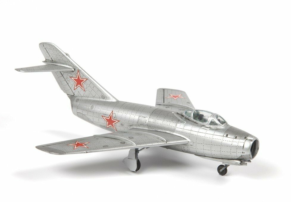Советский истребитель МИГ-15 (7317) - фото №8