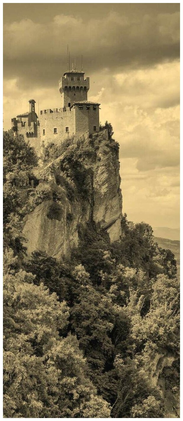 Самоклеящиеся фотообои "Древняя крепость Сан-Марино", размер: 90x210 см, эффект: сепия, отраженный