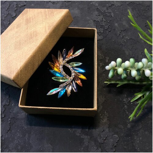 Женская брошь подарочная в виде цветочка