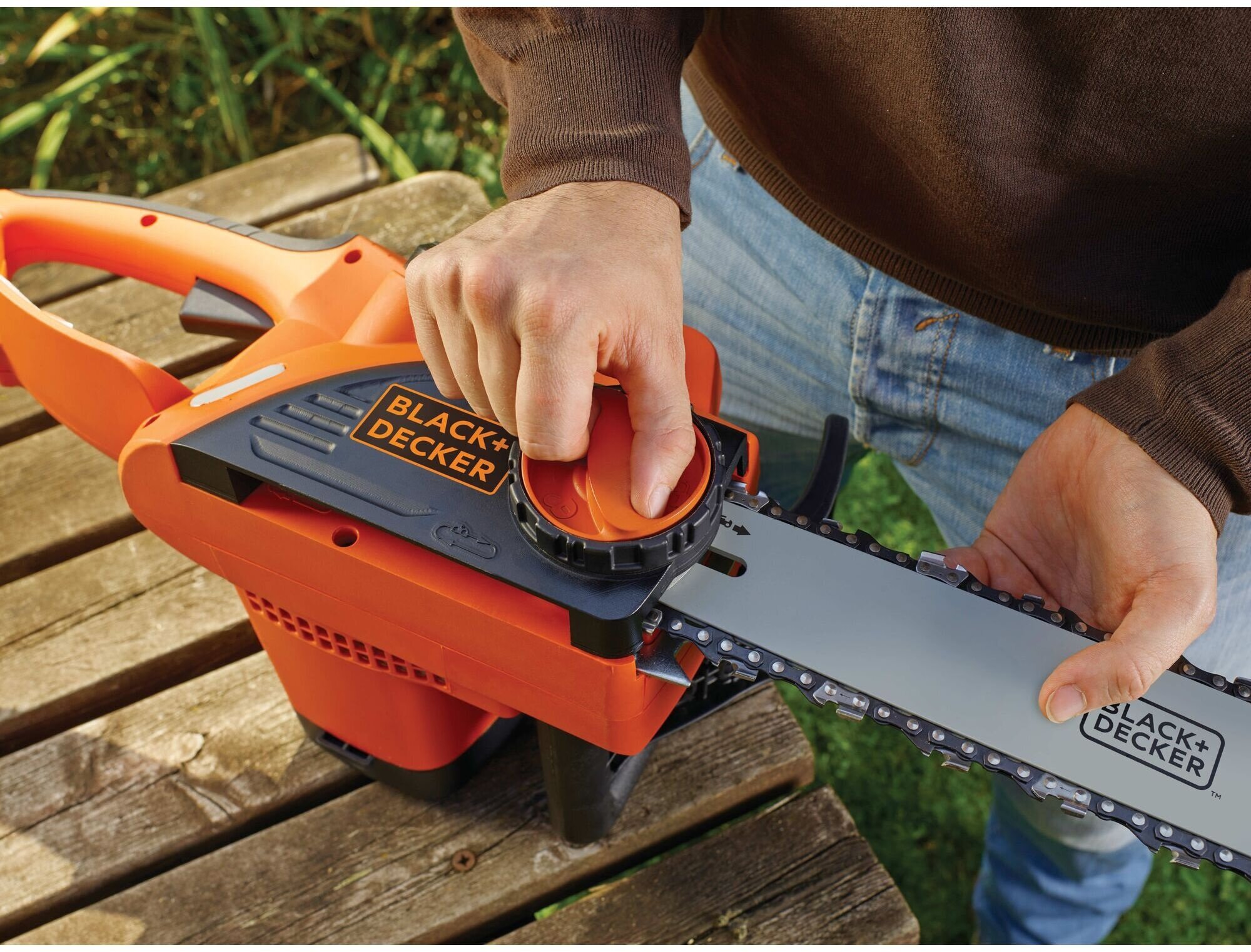 Электрическая пила BLACK+DECKER CS2040 2000 Вт