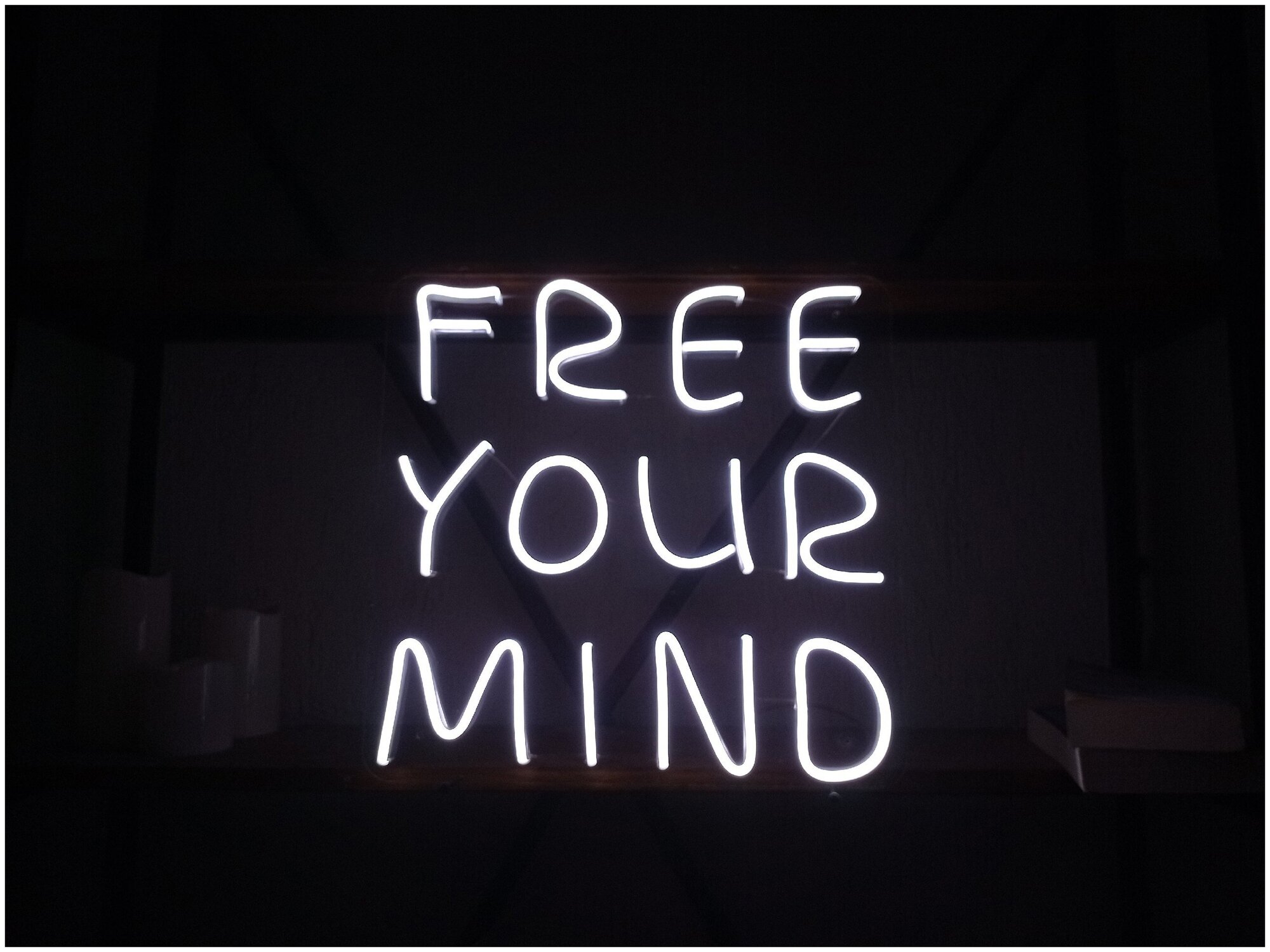 Светильник неоновый Free your mind Освободи свое сознание, 40х39 см - фотография № 1