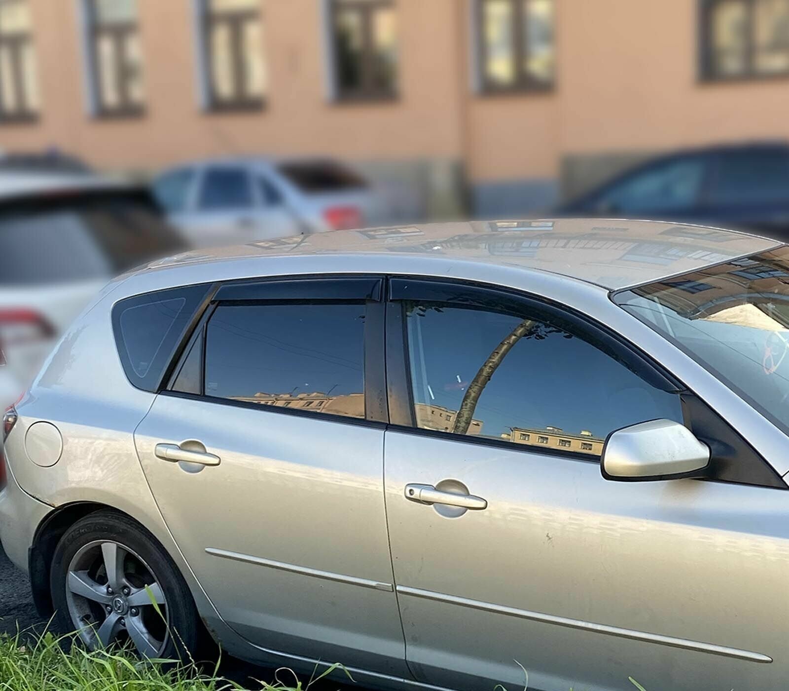 Дефлекторы окон Mazda 3 хэтчбек 2003-2009г