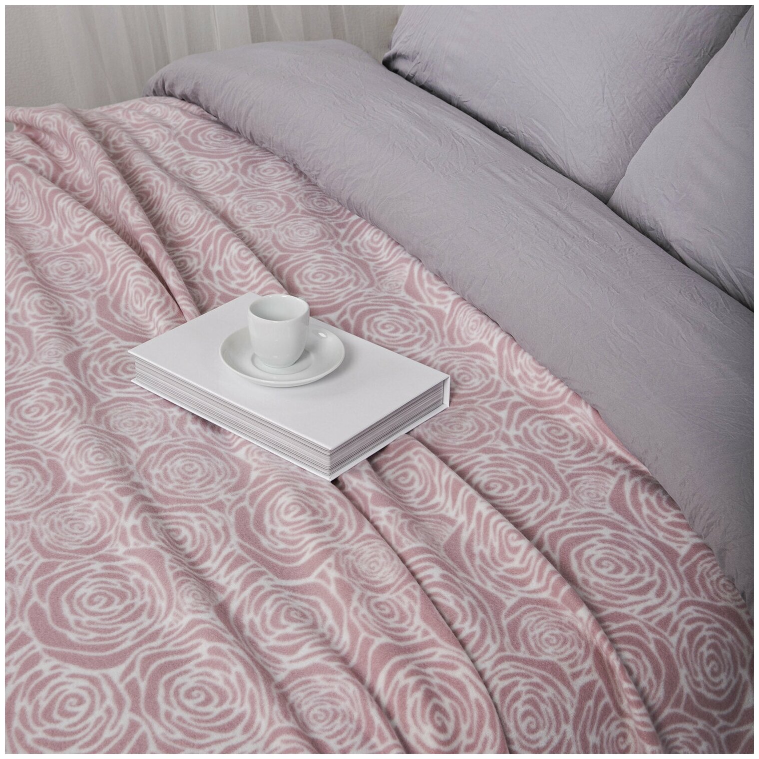 Плед флисовый на кровать, диван 130х170 "Роза" розовый