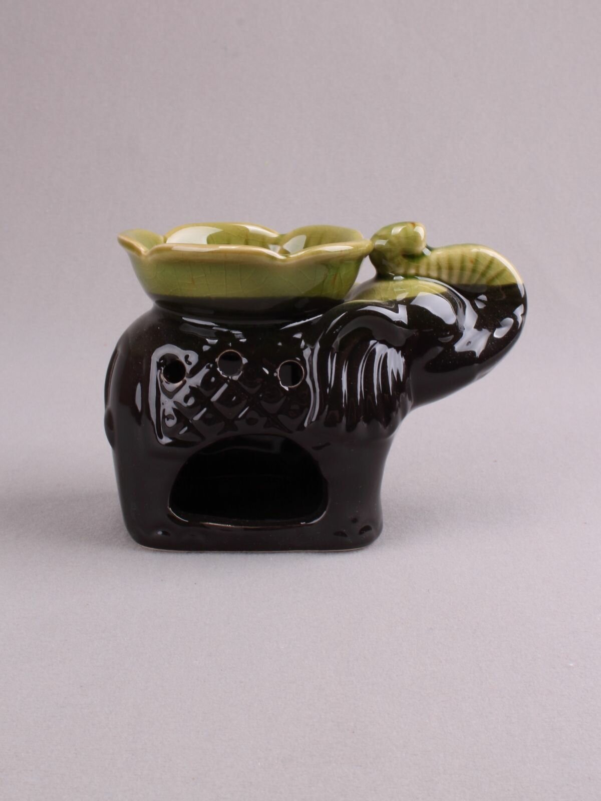 фото Для дома Китай Аромалампа керамическая для эфирных масел, Слон с цветком на спине