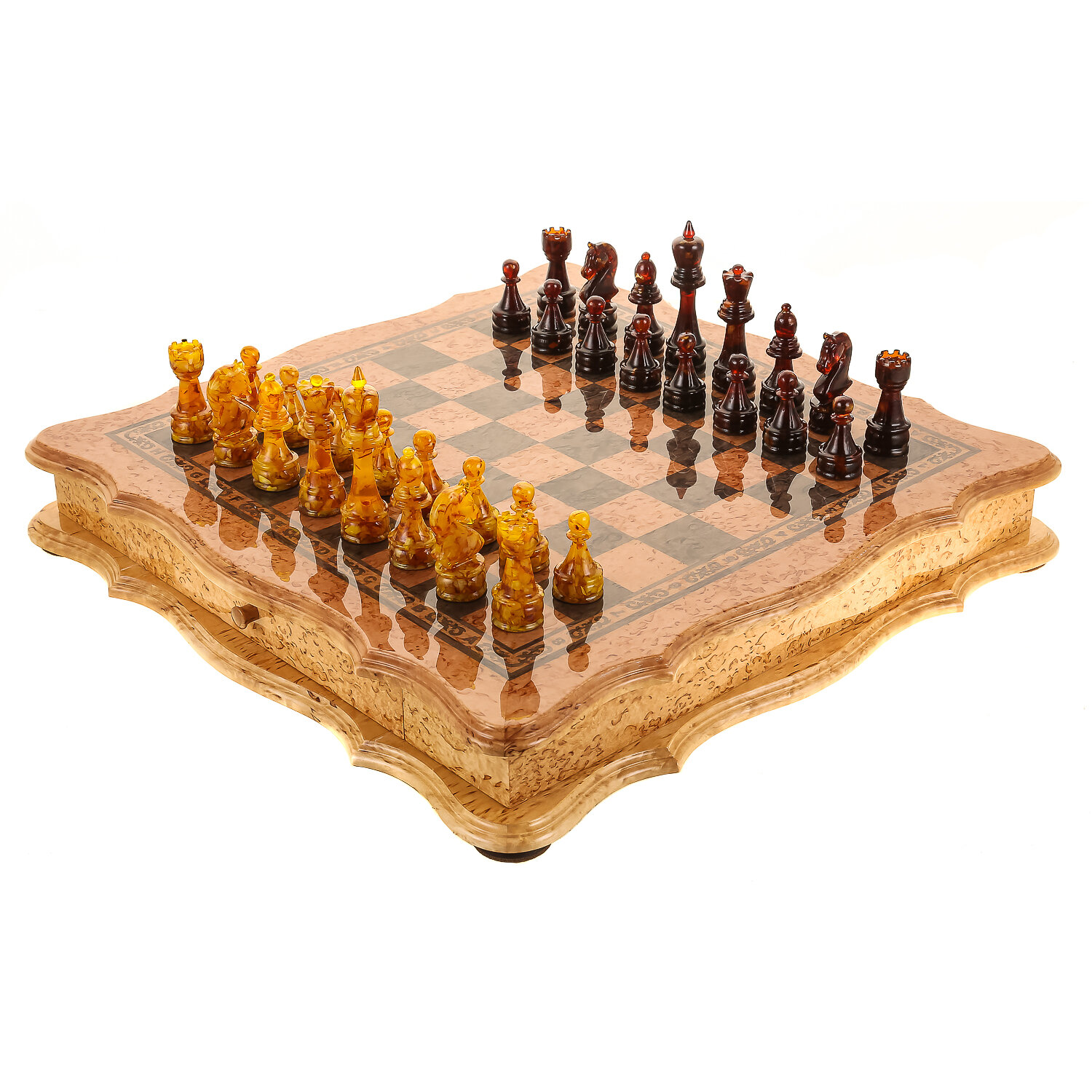 Шахматы из карельской березы с фигурами из янтаря 46х46 см
