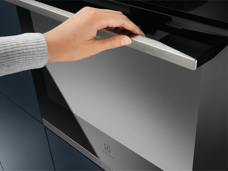 Обзор: Электрический духовой шкаф Electrolux KOEBP39WX