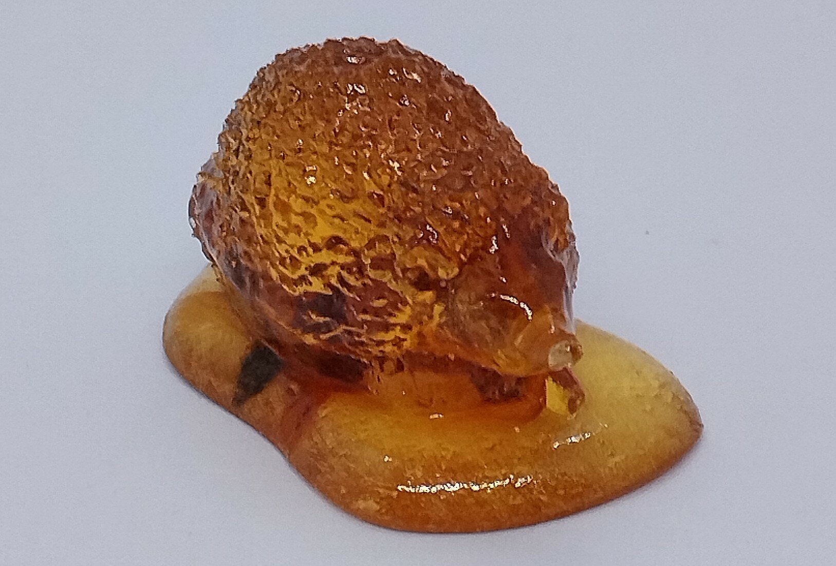 Янтарная фигурка Ёжик, 10 г — фото 1