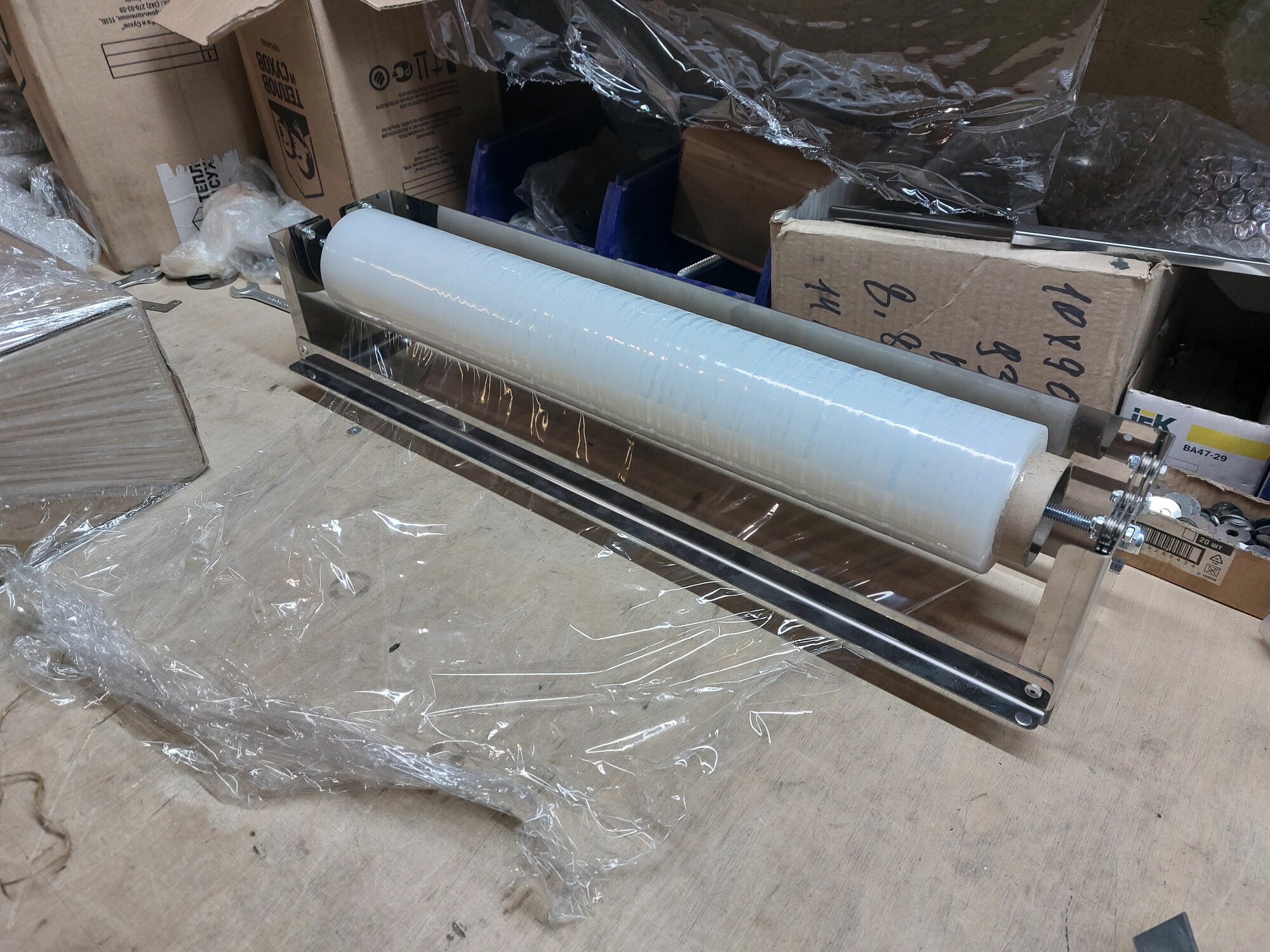 Диспенсер (оброллер) держатель для стрейч пленки модель 02 — фото 1