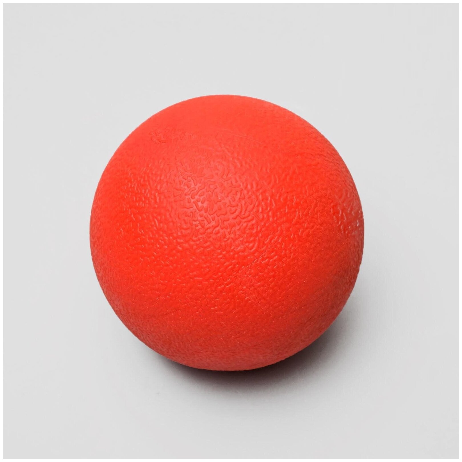 Игрушка "Цельнолитой шар" большой / Мяч для собак цельный / Мячик для собак большой, 8 см, каучук