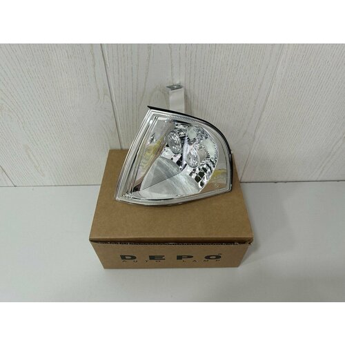 Фонарь указателя поворота левый шкода октавия SKODA OCTAVIA с 2000 по 2004 поворотник левый октавия