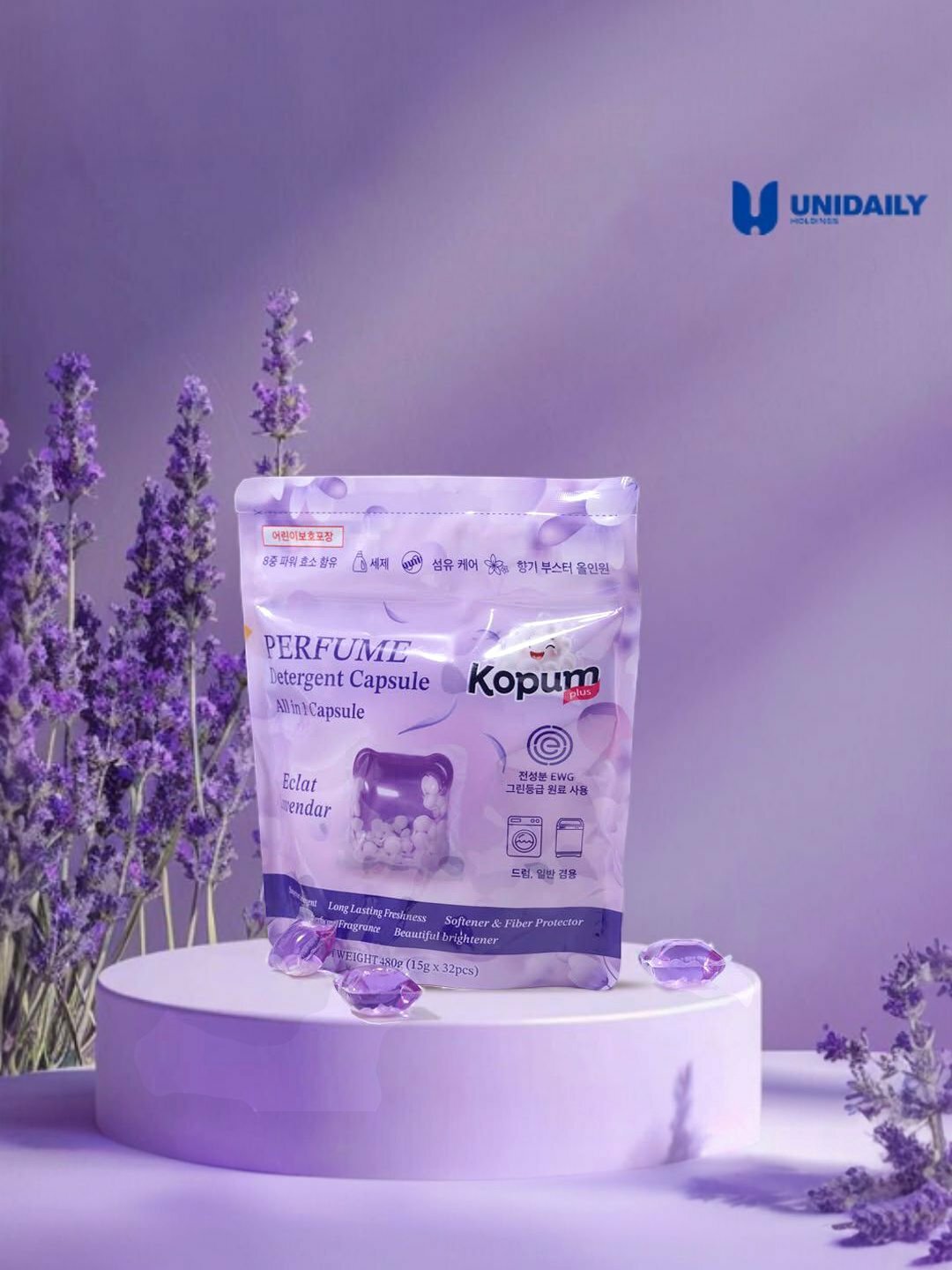 Kopum Plus с лавандой – 3 в 1 капсулы: чистят, сохраняют волокна ткани и придают белью стойкий цветочный аромат.