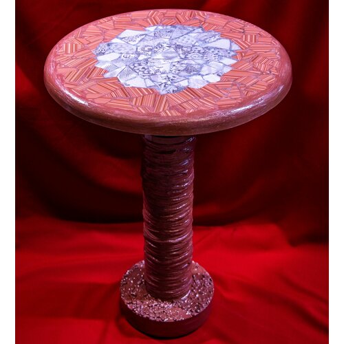 Столик из бетона с мозаичной отделкой и круглой столешницей - Горячий Песок столик круглый на 1 ножке для сада со столешницей из мрамора redville единый размер белый